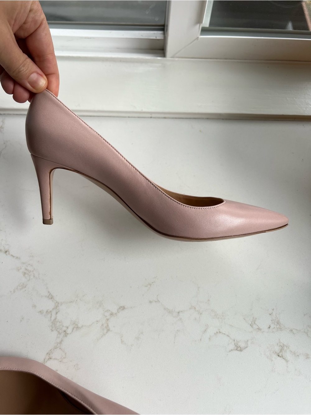Gianvito Rossi Blush Pink Pointed-Toe Leather Pumps - Picture 3 of 6